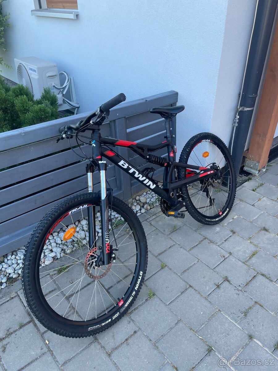 Celoodpružené horské kolo 27,5 " ST 530 S černo-červené