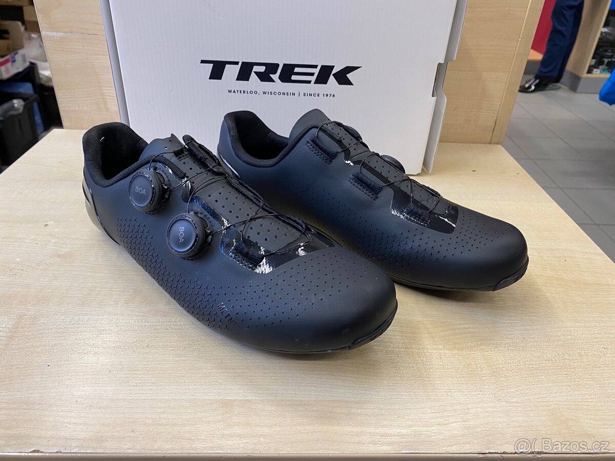 Cykotretry Trek Velocis, 44
