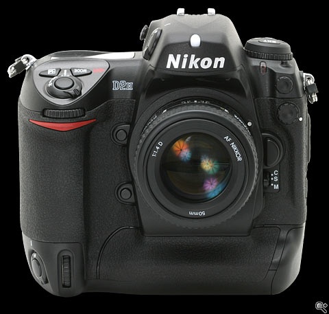 Nikon D2H formát FX