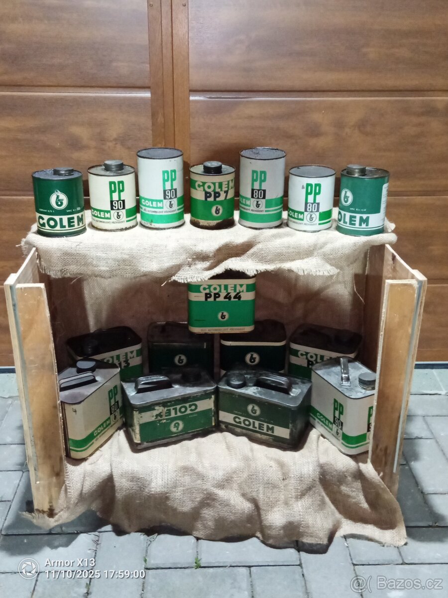 Československé plechovky od oleje GOLEM set 16ks