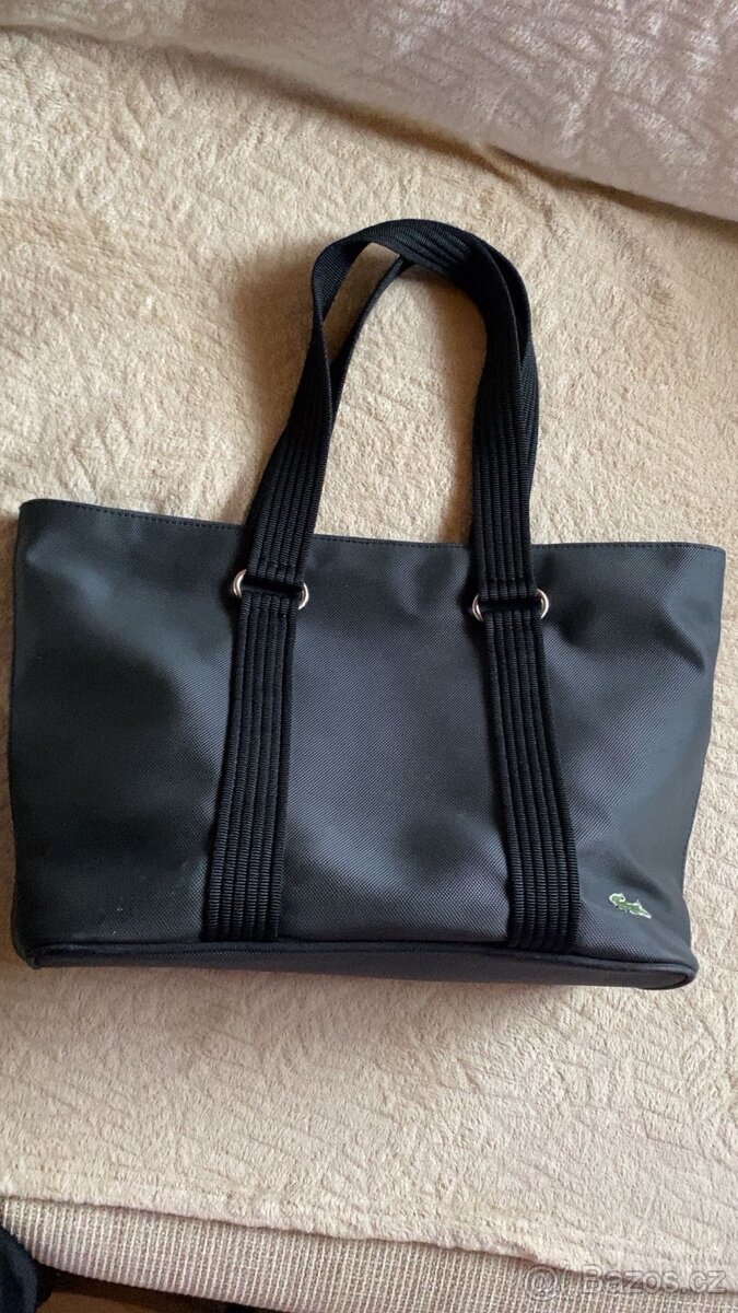 kabelka lacoste