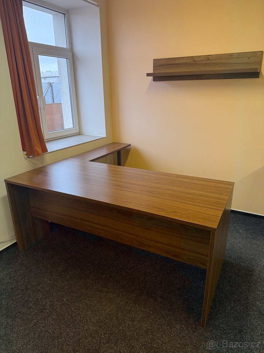 Kancelářský nábytek a ostatní