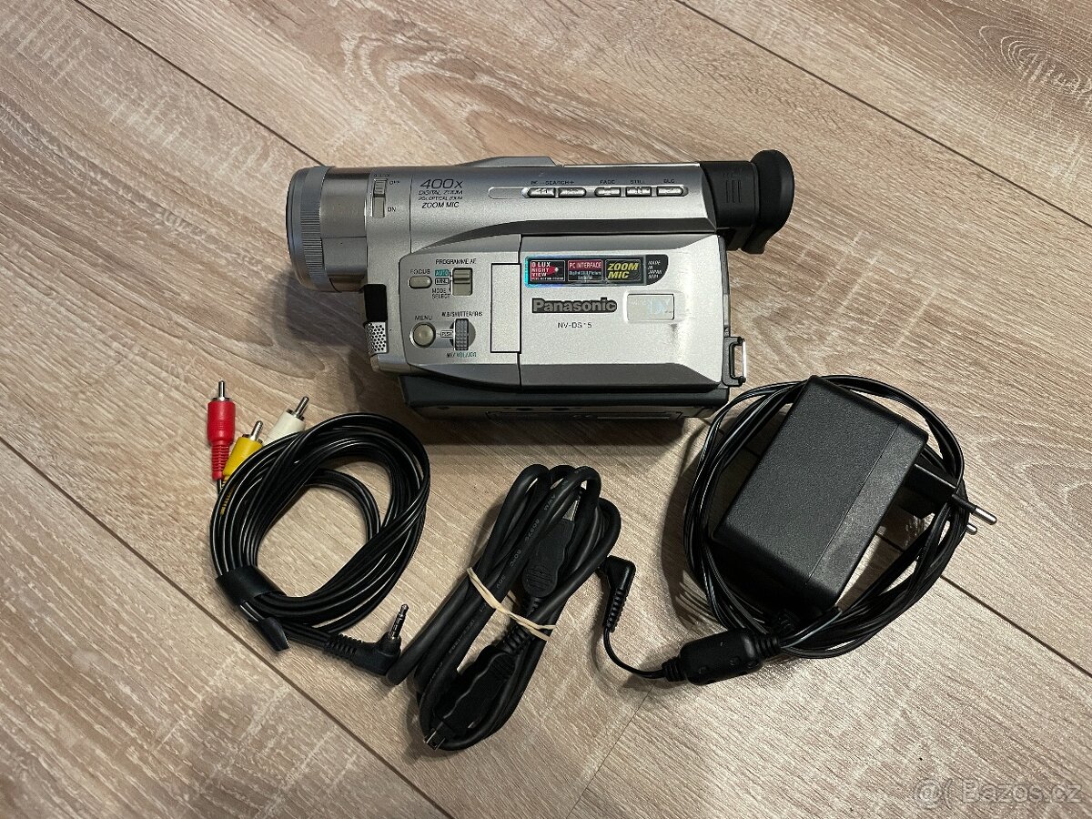 MiniDV kamera Panasonic DS15 Pro digitalizaci (čti popis)