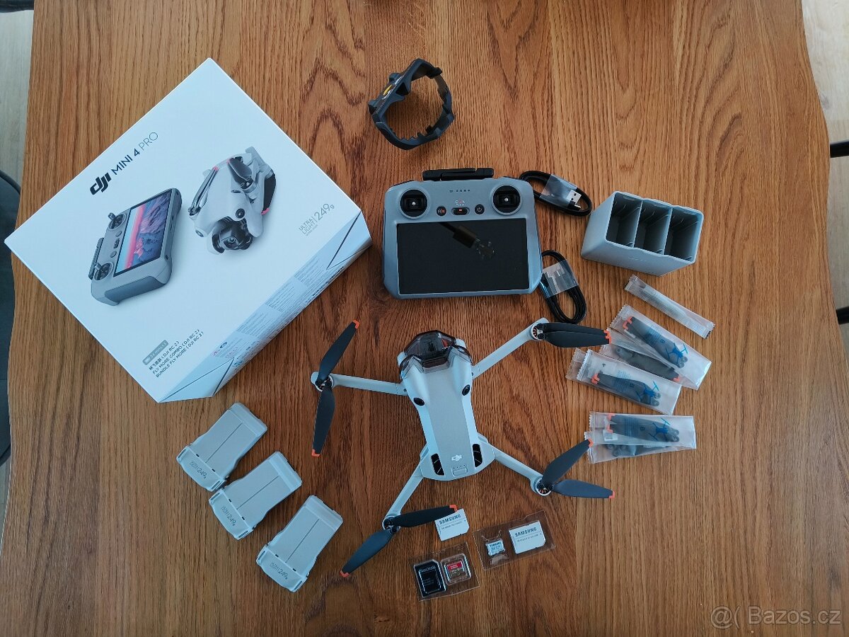 Dron DJI Mini 4 Pro Fly More Combo (DJI RC 2)
