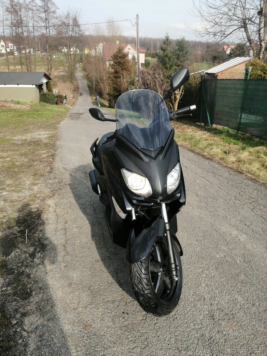 Yamaha X MAX 125