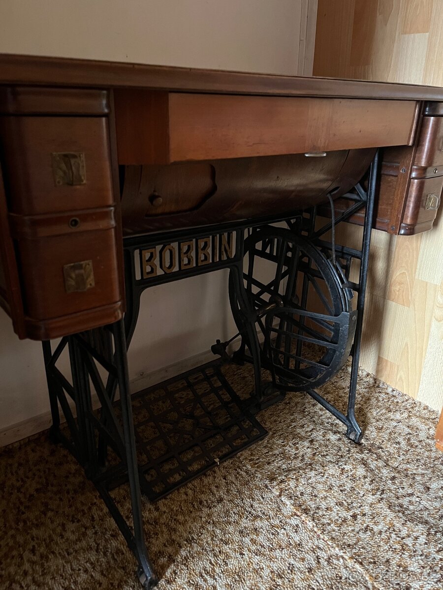 Šicí stroj - Bobbin