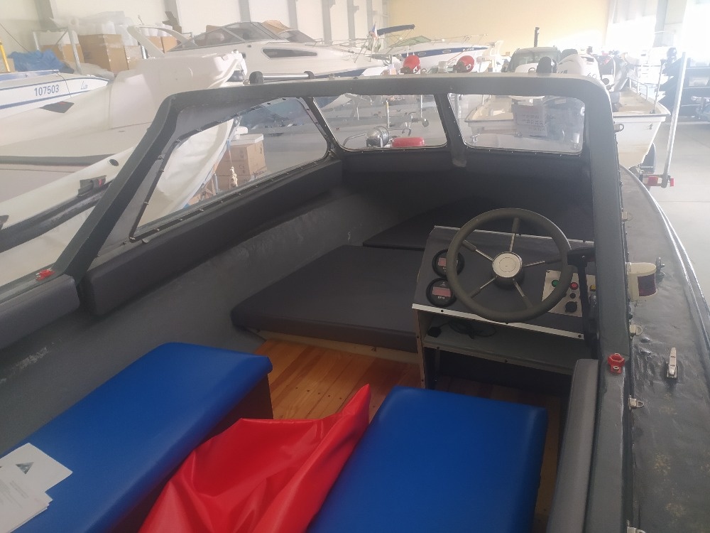 Laminátová loď RALLY 480
