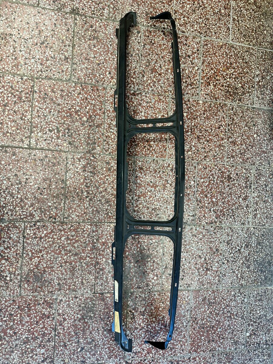 Bmw e28 přední panel horní