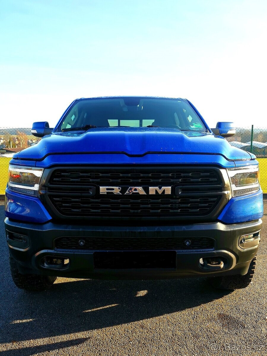 RAM 1500 rok 2019 4x4 5.7 HEMI Bighorn Crew Cab