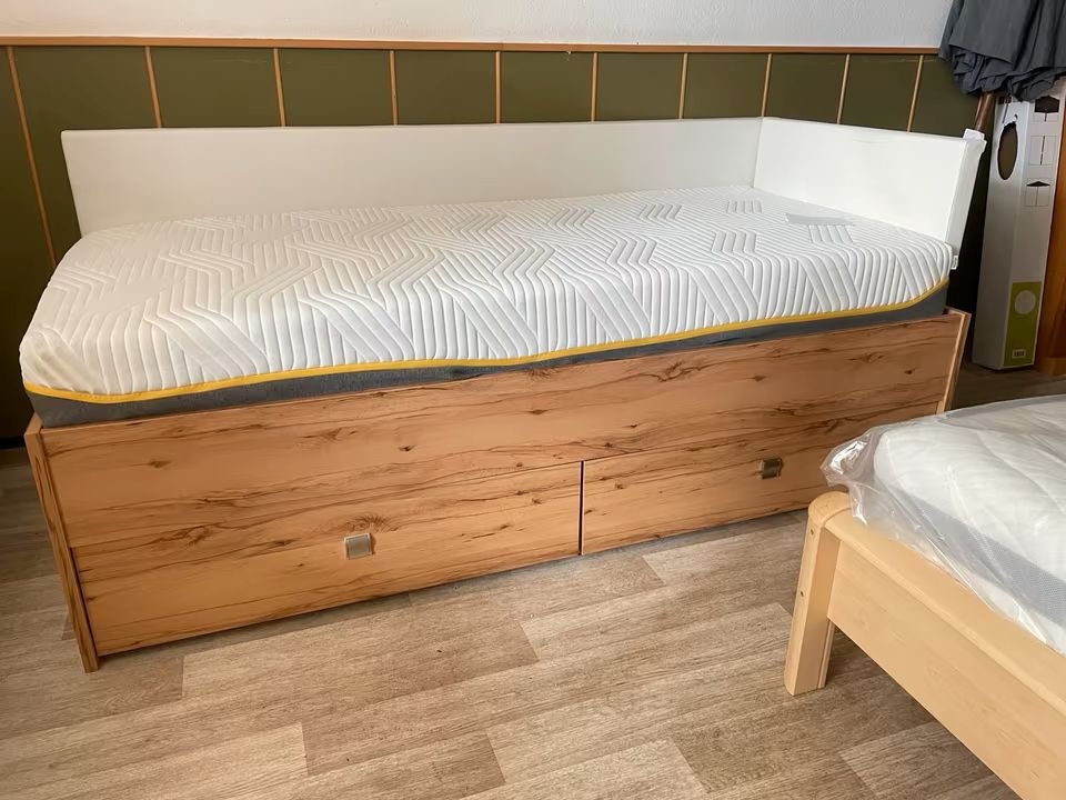 Postel jednolůžková 200x90 cm - rošt a matrace