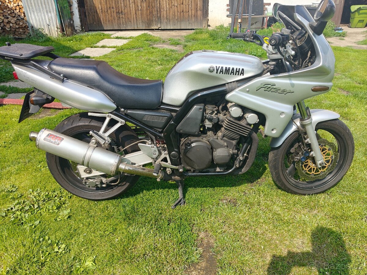 YAMAHA FZS 600 S FAZER