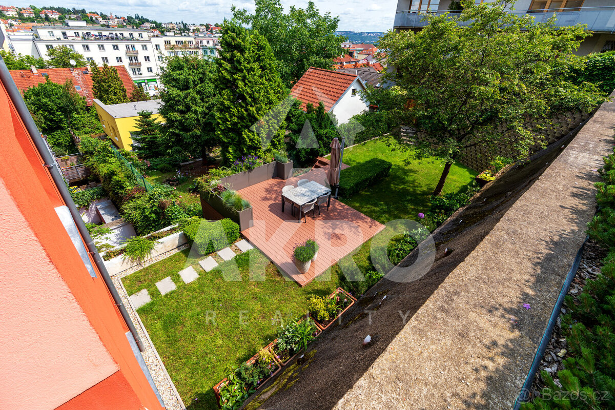 Prodej bytu 3kk 97m2, balkon 8m2, zahrada 187m2 s terasou v