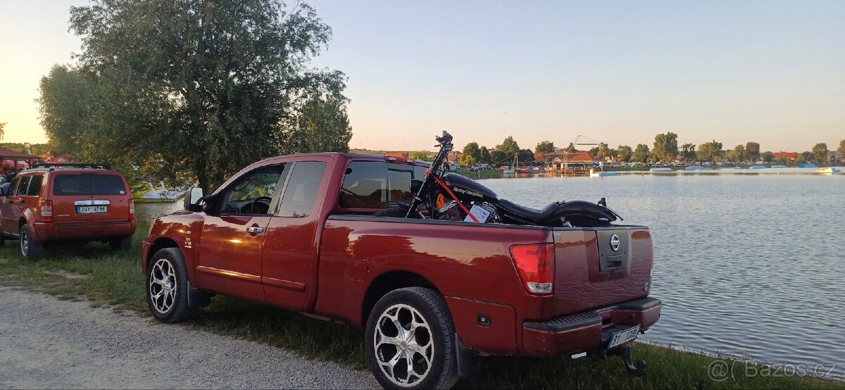 NISSAN TITAN 5.6 V8 REDNECK EDITION