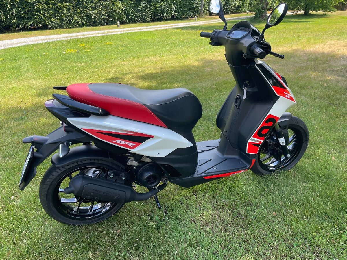 Aprilia SR 50 Motard