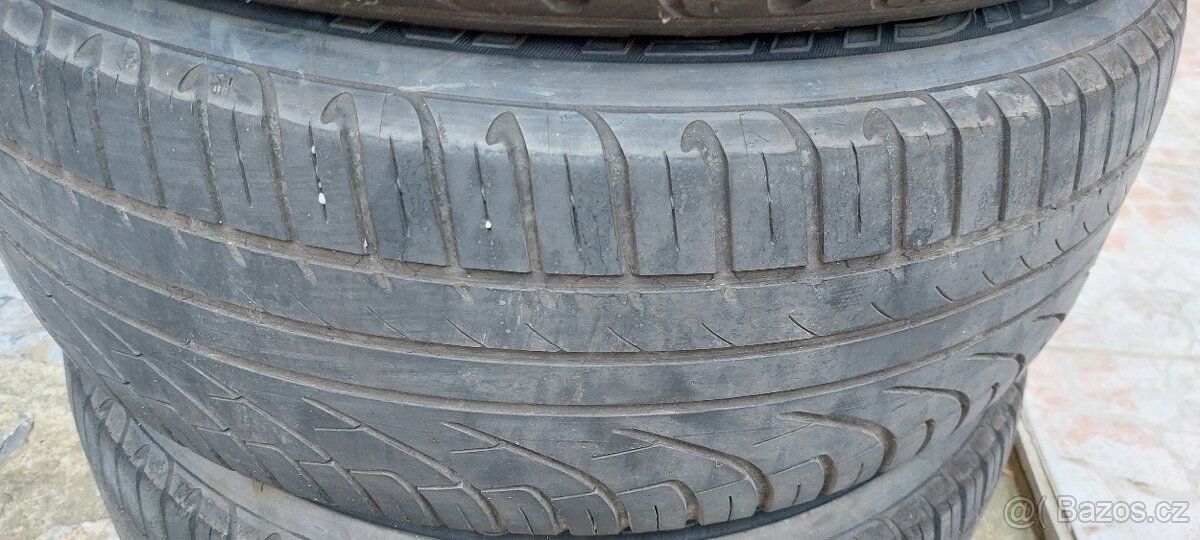 Pneu Michelin 225/55R16