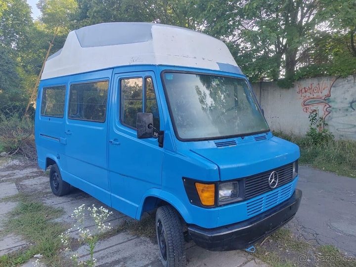 Obytný vůz Mercedes-Benz 207d