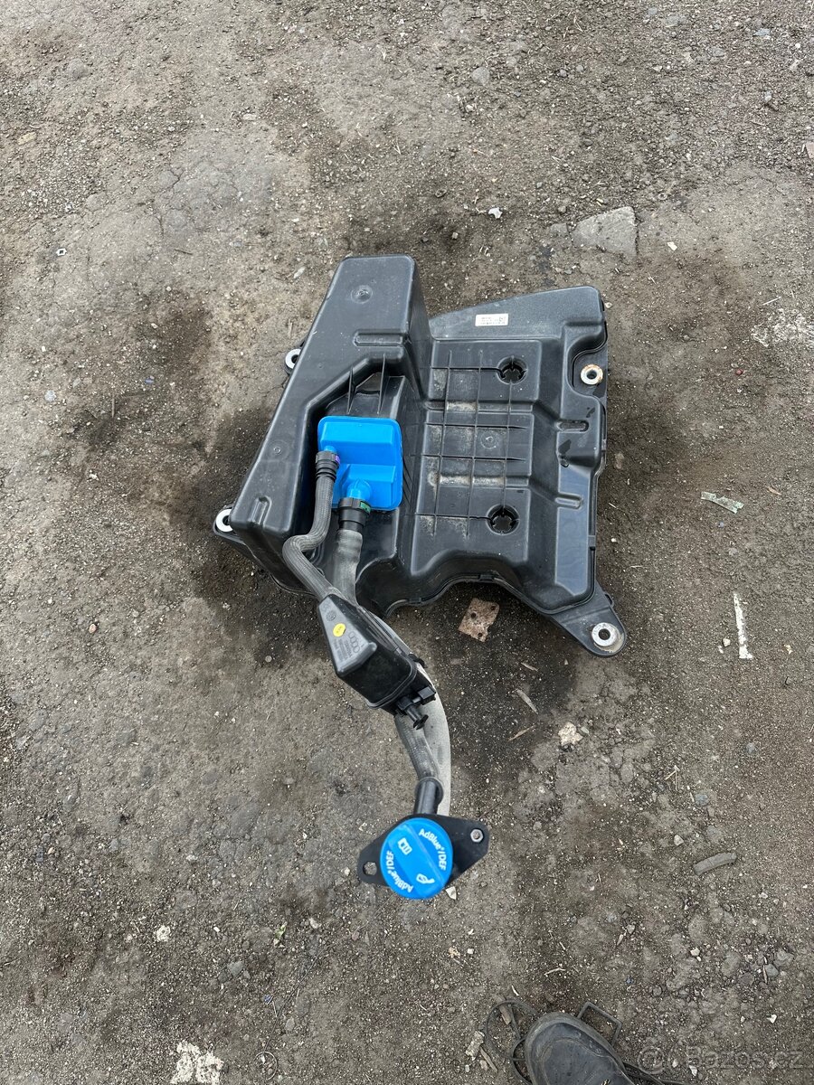 Nádrž a čerpadlo AdBlue Audi a4 b9