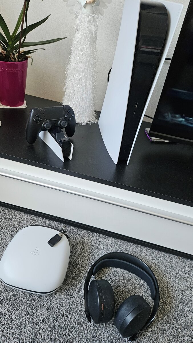 Sony Playstation 5 digital 750GB + hry a iné prísluš.