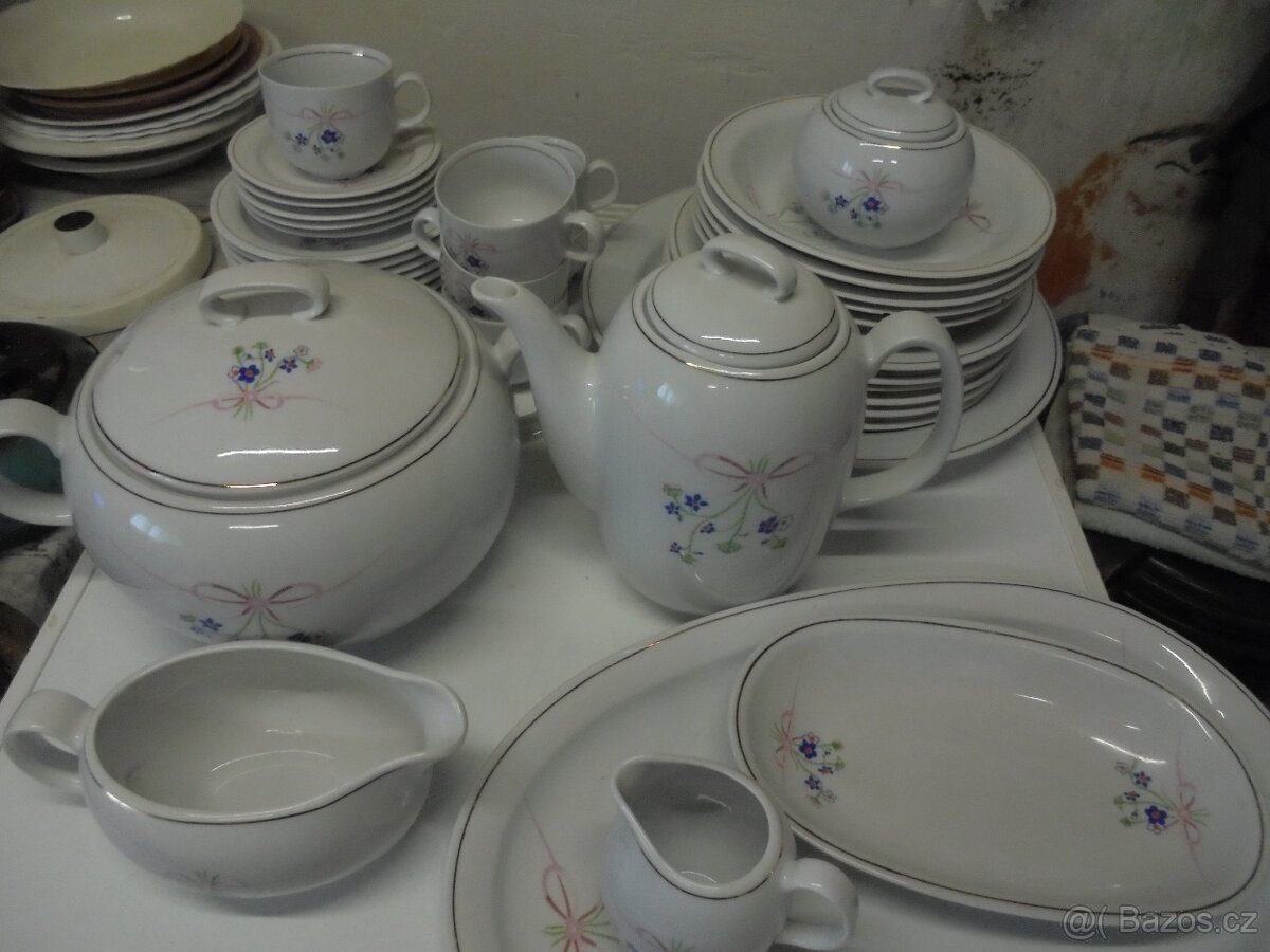 Prodám porcelánový set zn.walbrzych