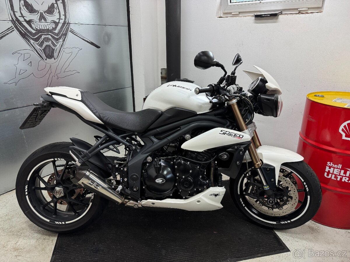 Triumph speed triple 1050