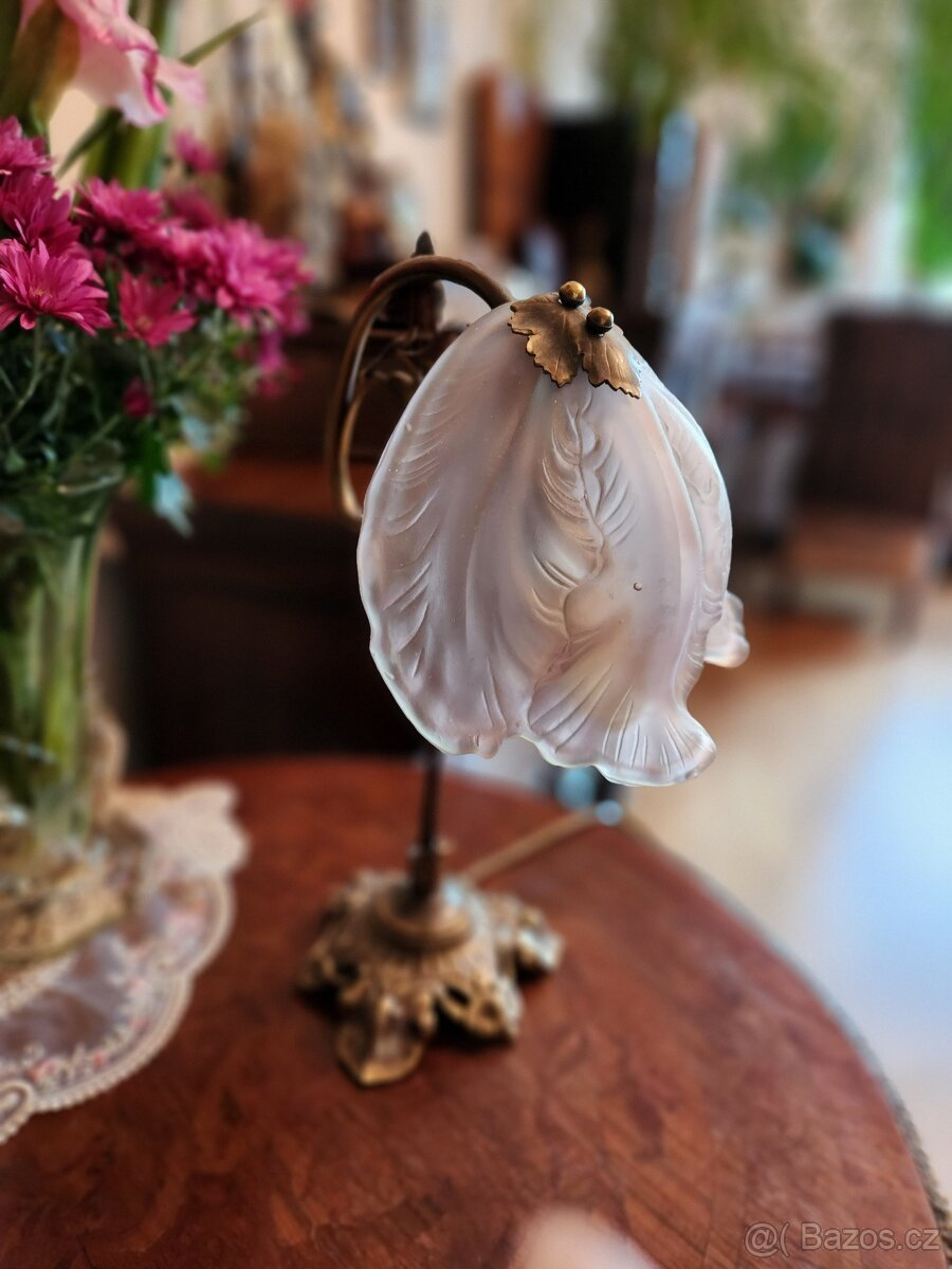 Secesní lampa lampička