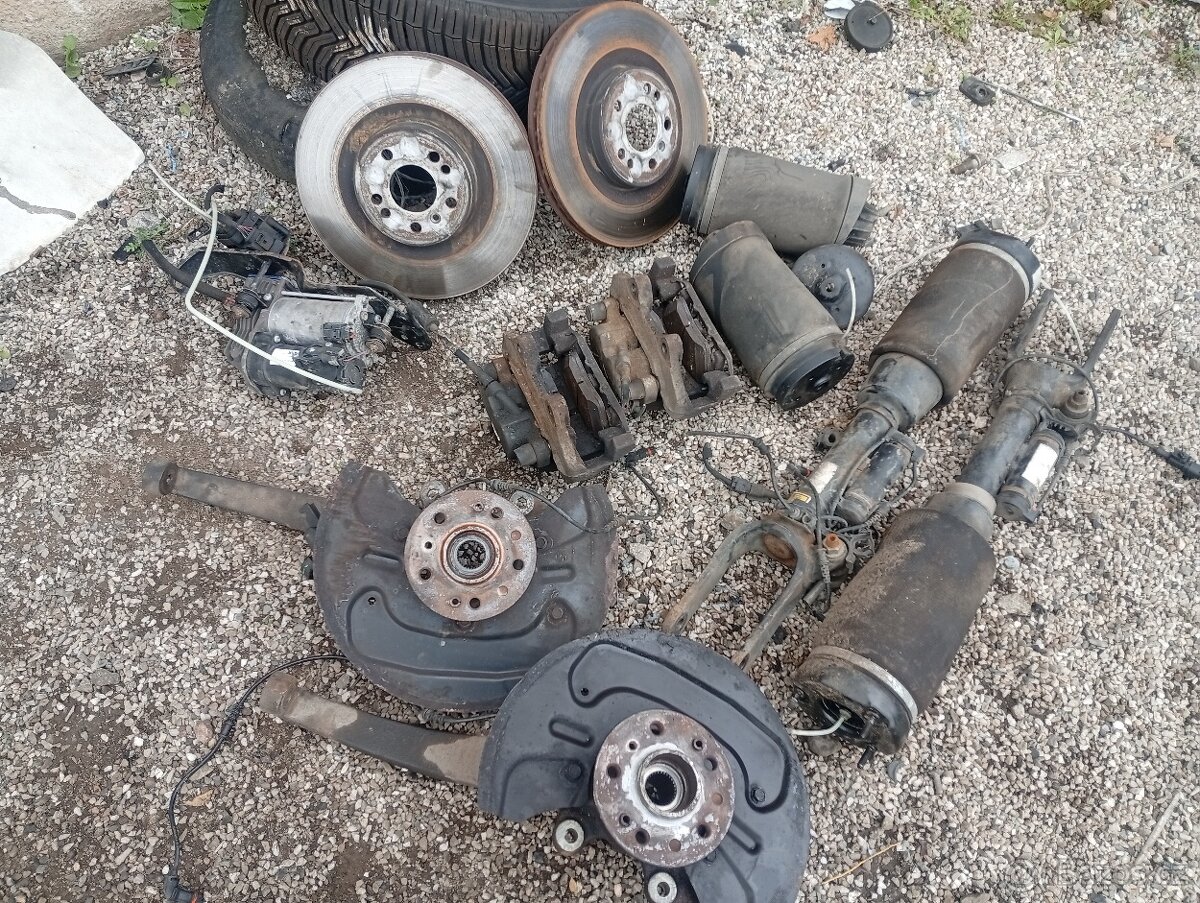 MERCEDES BENZ R V251, W251 VZDUCHOVÝ PODVOZEK PĚKNÝ