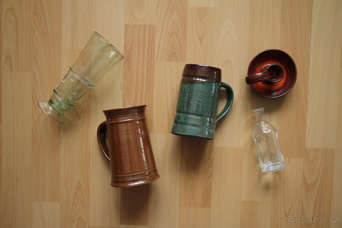 nádobí korbel půlitr lesní sklo číše lahev svícen