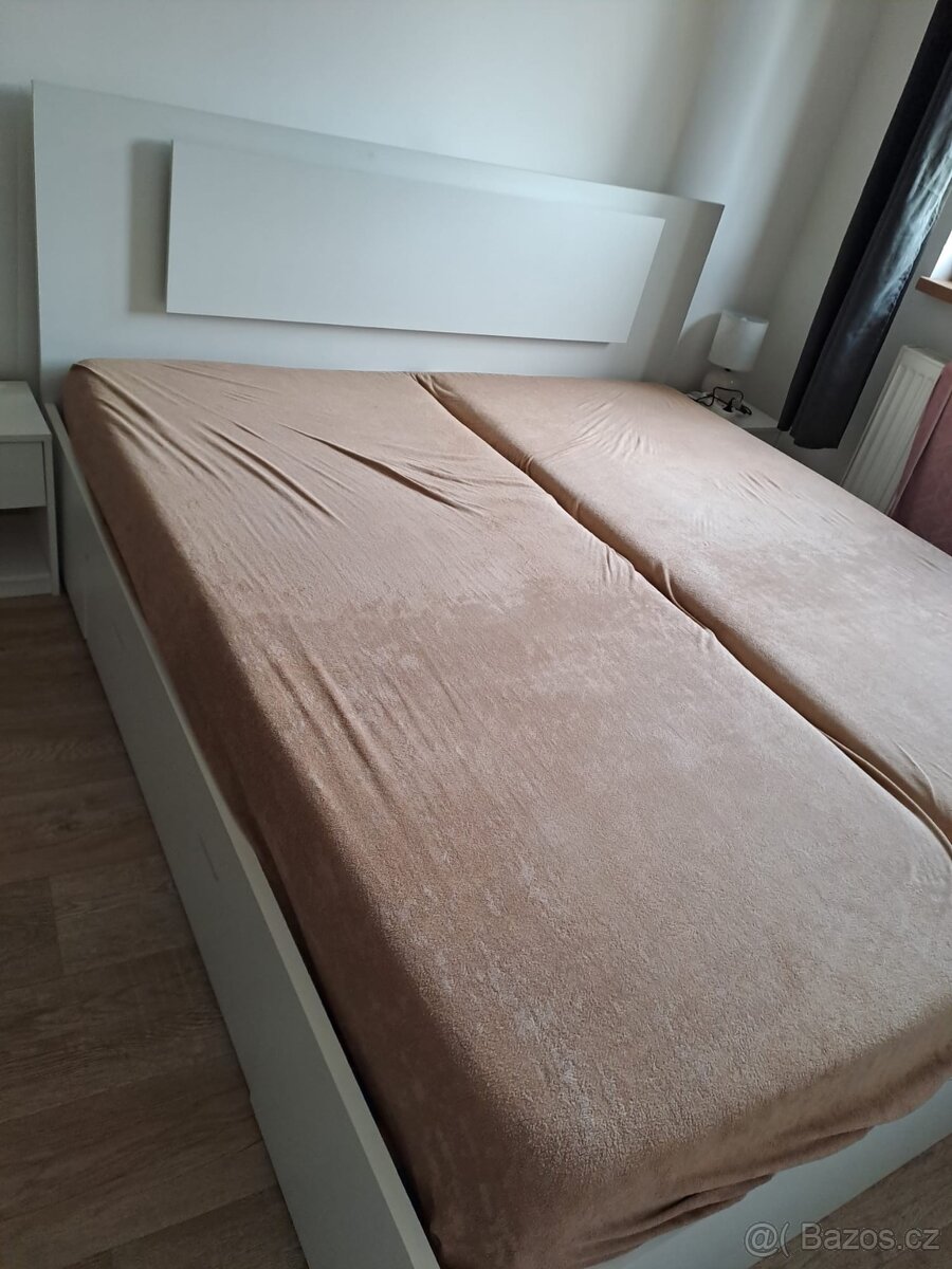 Postel 180x200cm + 2x noční stolky