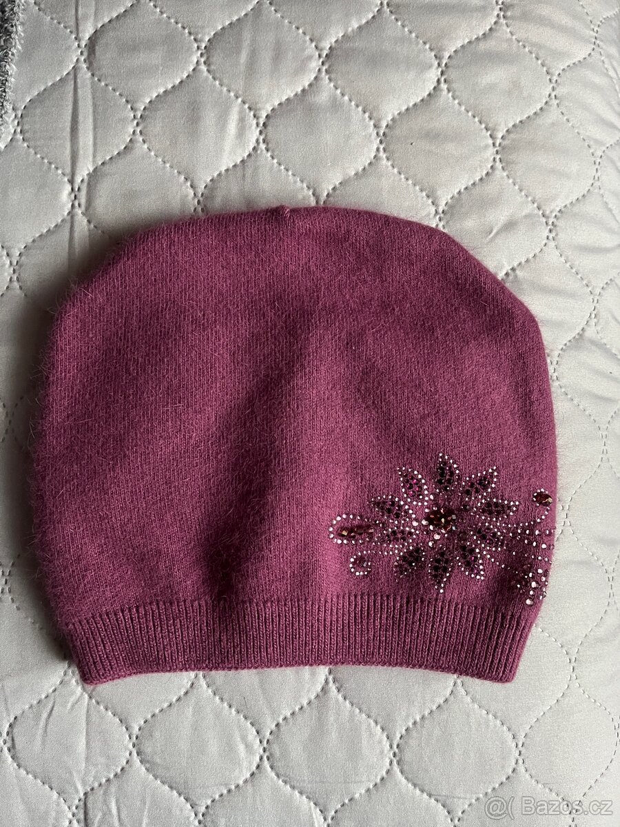 Dámská zimní čepice