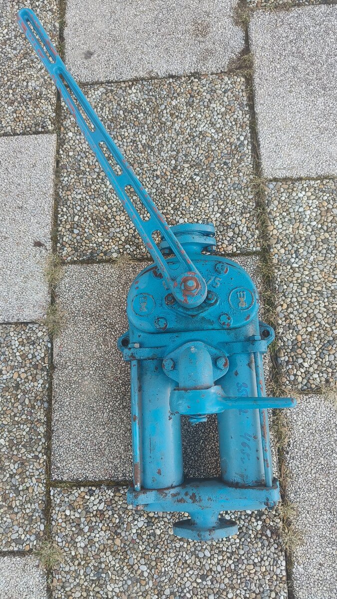 Ruční pumpa do studny Lila 75