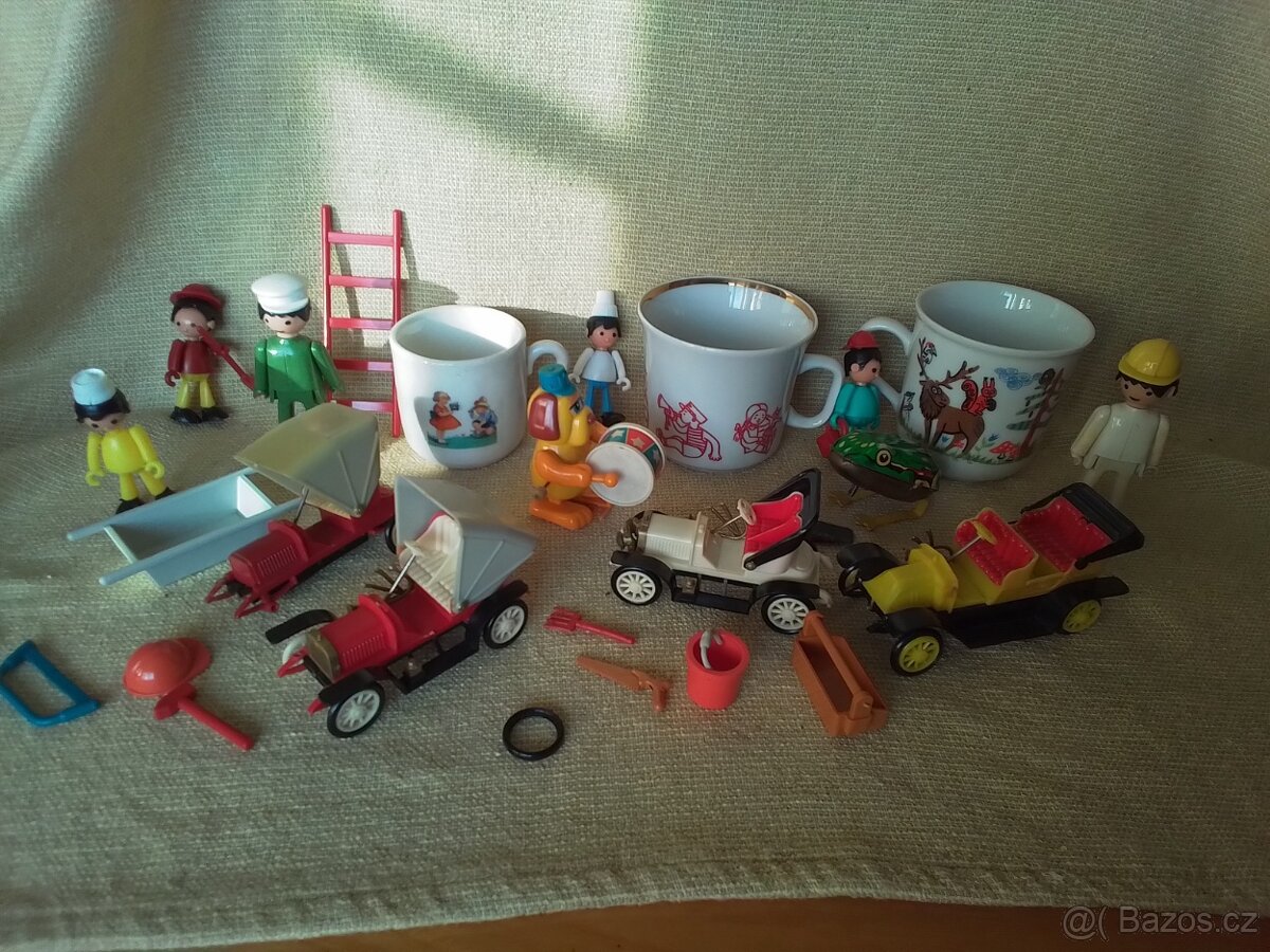 Staré  hračky a  dětské hrnecky