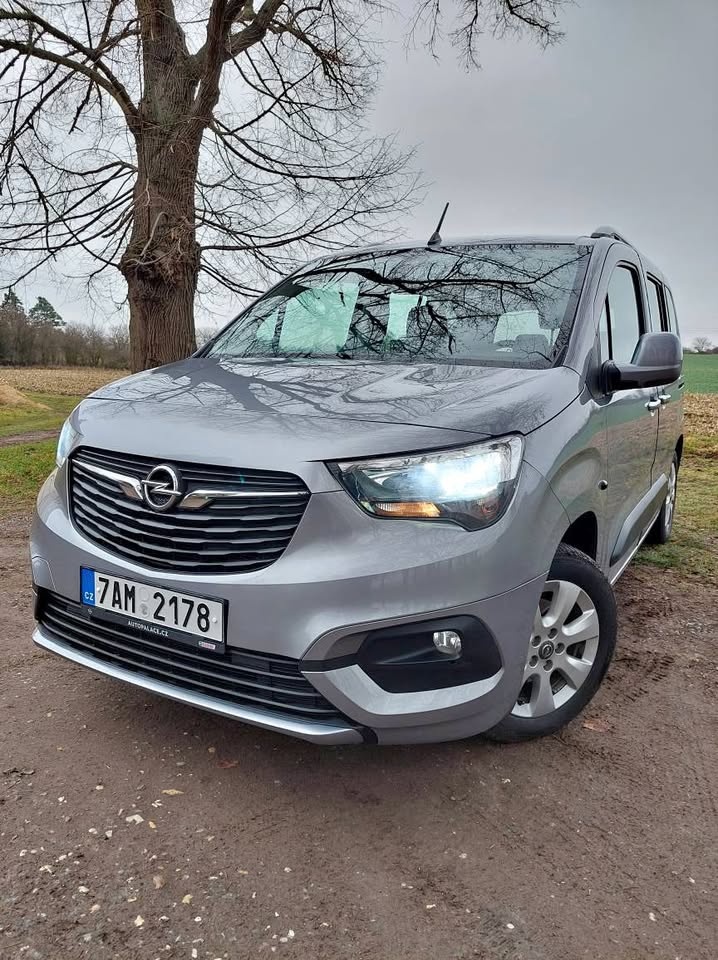 Opel Combo LIFE E 2019 - rodinná dodávka super stav
