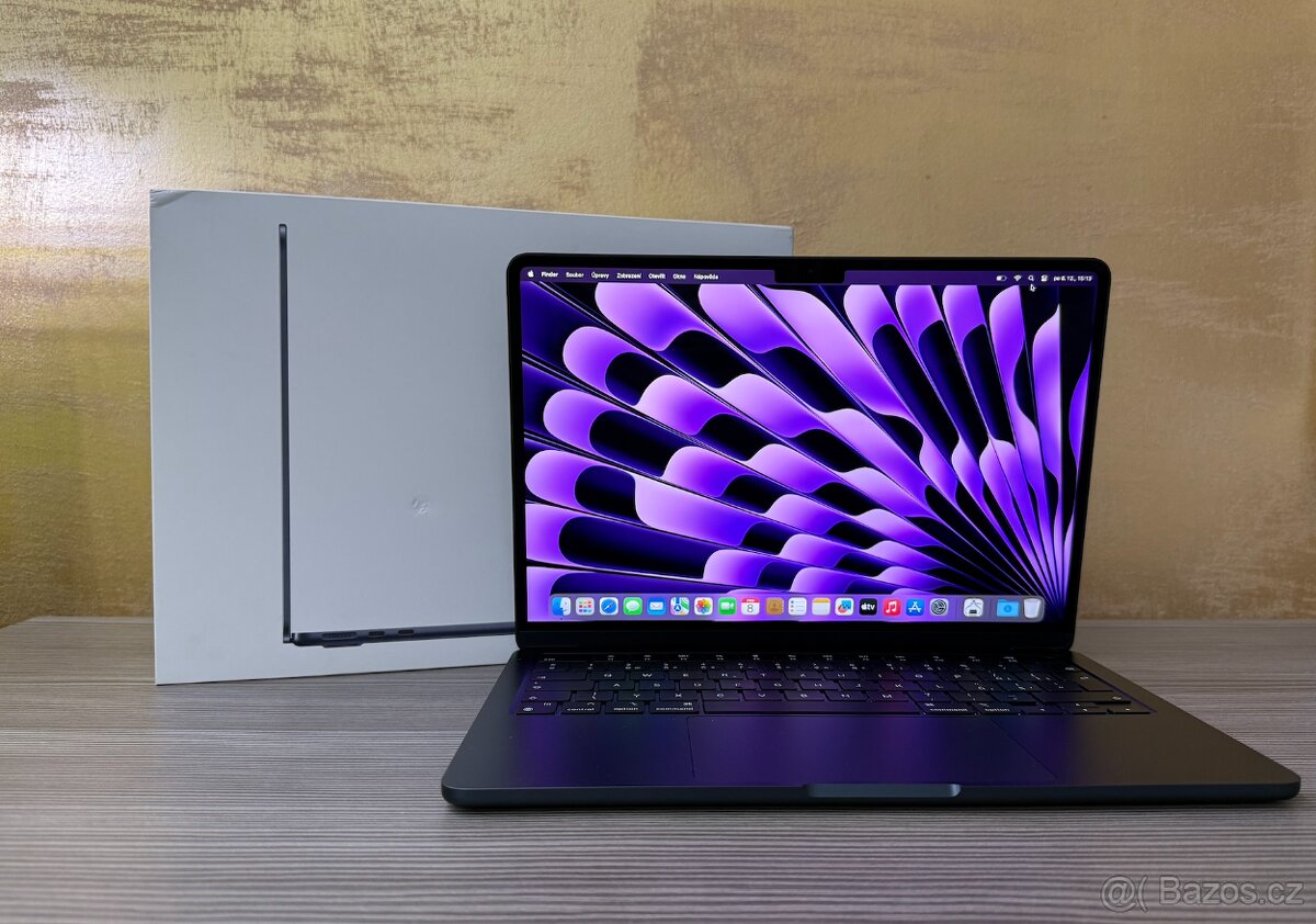 MacBook Air 13" 2024 M3 8GB 256GB komplet, 100% baterie