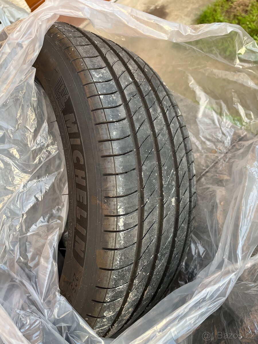 Letní pneu Michelin 225/45 R17
