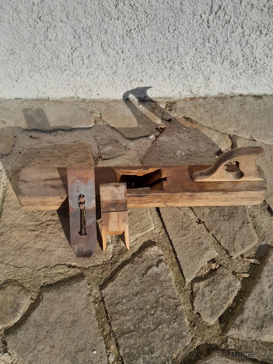 Starý, velký dřevěný hoblík
