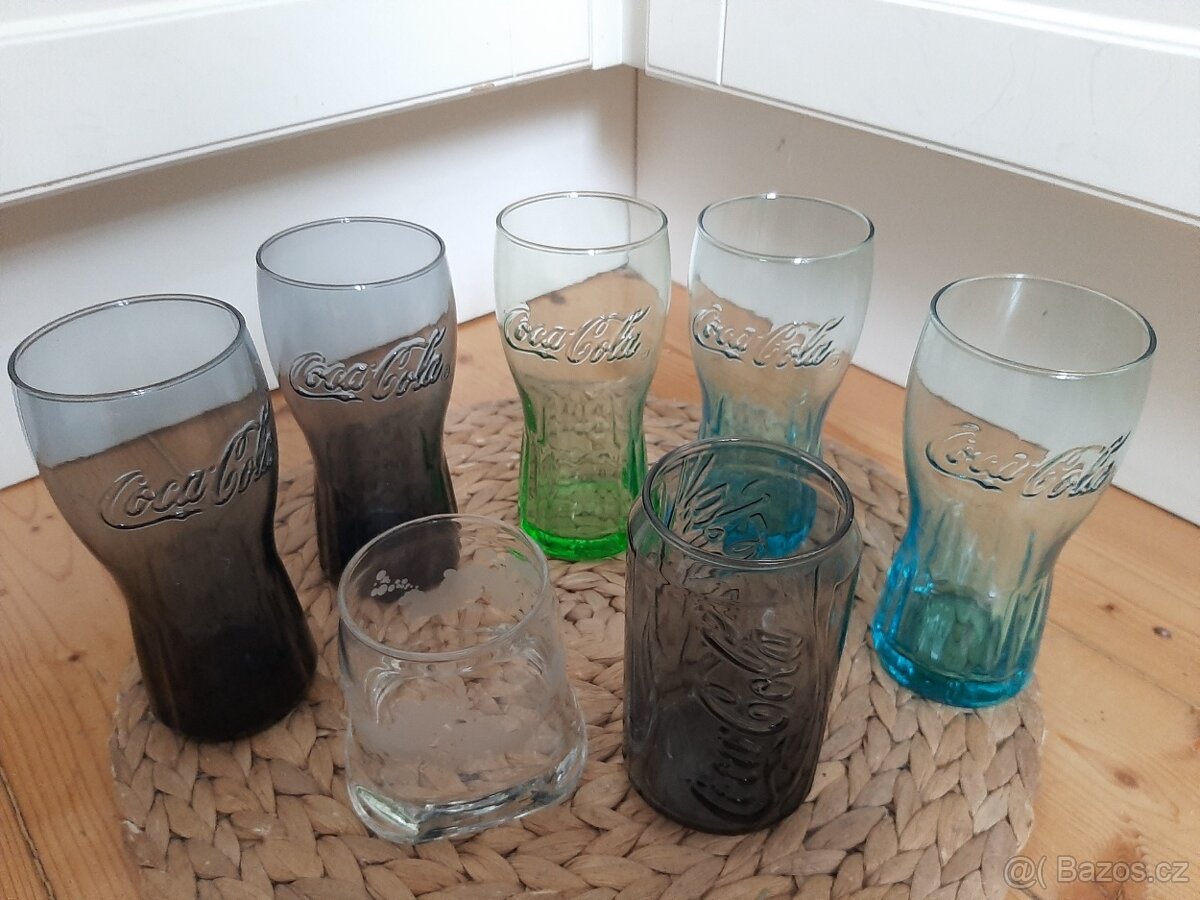sklenička Coca Cola, reklamní  UŽ JEN MALÁ Blak