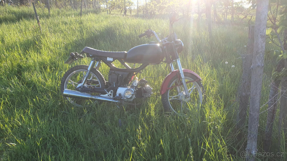Yuki quick 50 - 110 ccm  (cafe racer)
