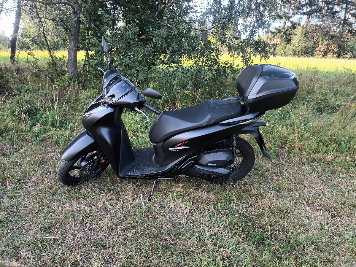 Skútr HONDA SH 150 Sporty