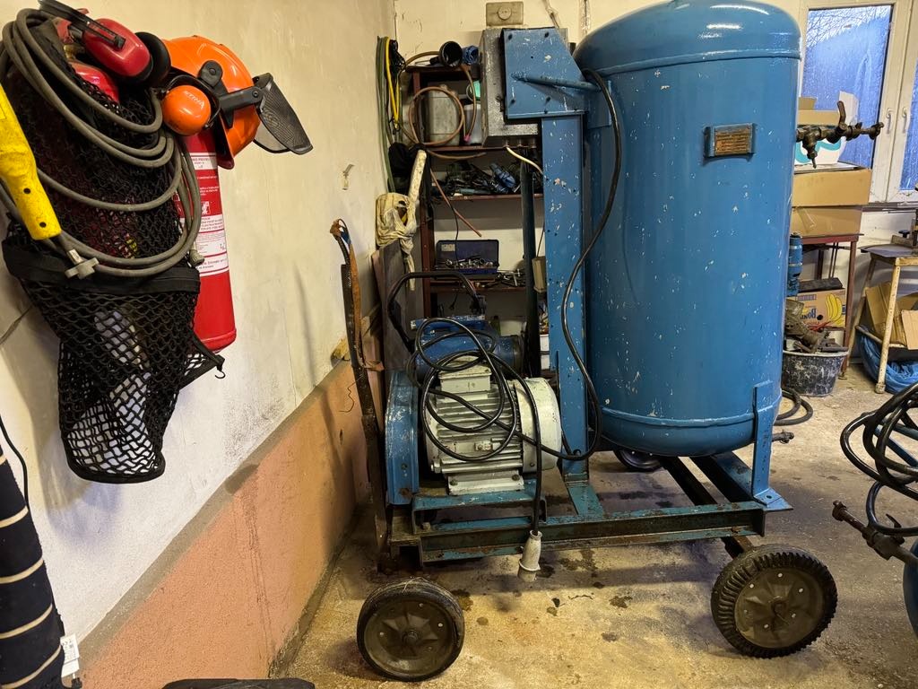 Prodám kompresor orlík, tří válec, motor 11 kw