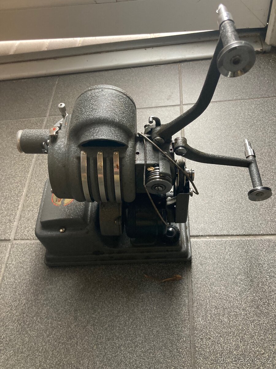 Projektor ALMO