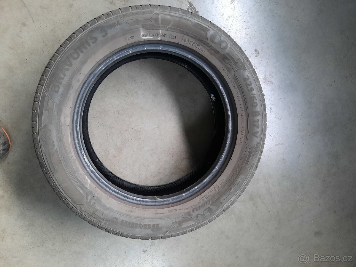 1ks. pneu. letní 225/60R17 Hyundai IX 35