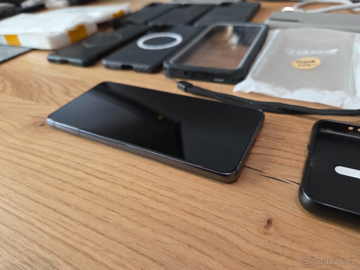 Samsung S21 128GB + příslušenství