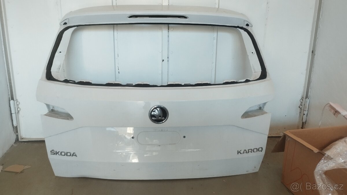 Páté dveře Škoda Karoq bílé