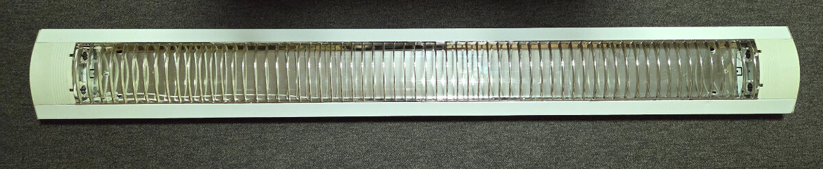 2 zářivková svítidla 120 cm + 15 trubic