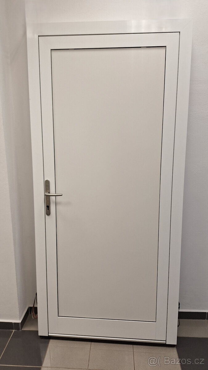 Hliníkové vchodové dveře