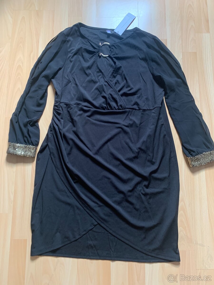 Zajímavé šaty XXXL