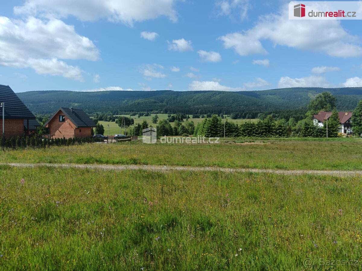 Prodej stavebního pozemku se širokou škálou využití výstavby