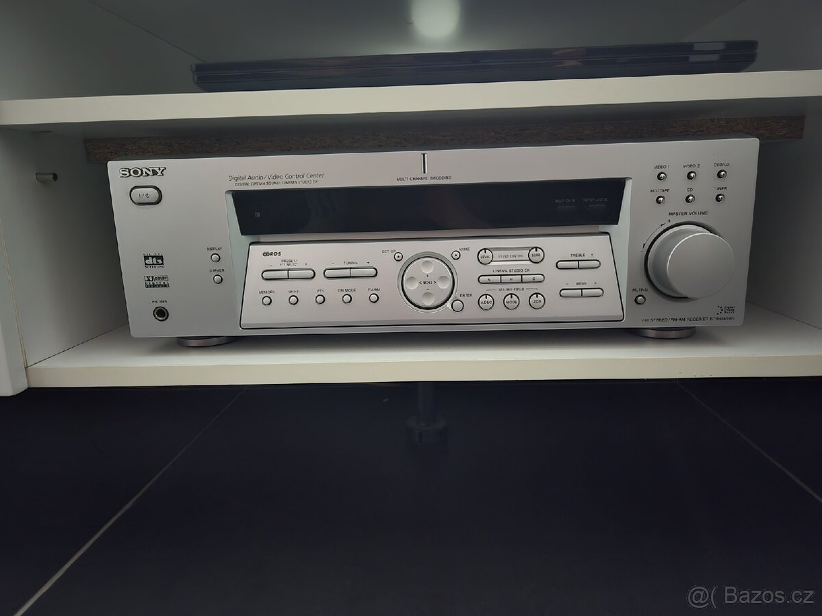AV receiveru Sony STR-DE585