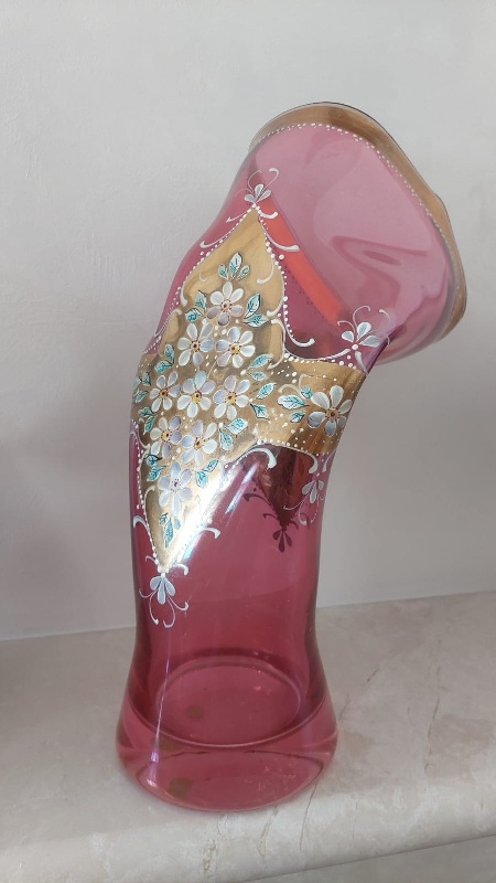 Deformovaná váza zlacená vysoký smalt