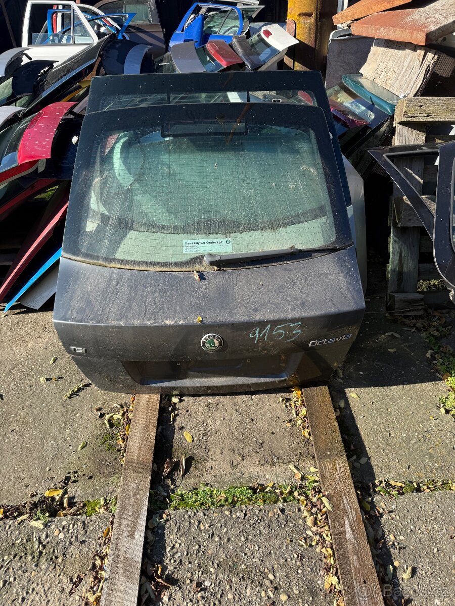 Páté dveře sedan Octavia 9153